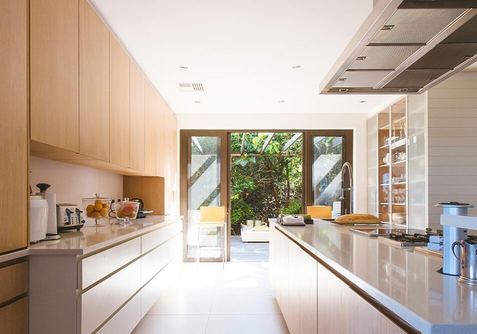 Wall-Removal-Sydney-Open-Living-Kitchen-unsplash-2